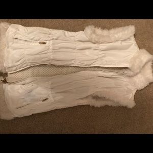 Cream vest with fur lining